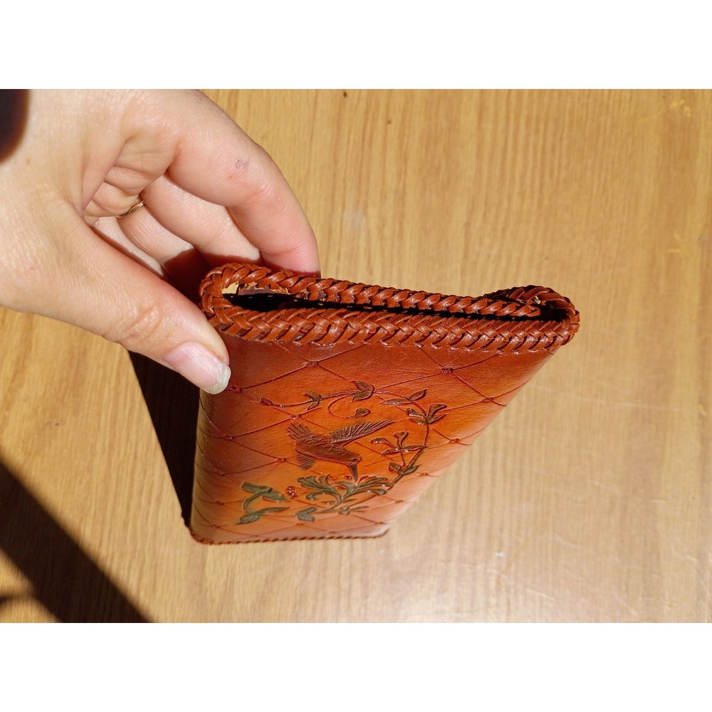 Vintage Hand Tooled Leather Hummingbird Floral Wallet Customized Betty Name 7... - Picture 6 of 6